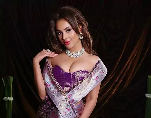 Trendsetter Seerat Kapoor Drops Stunning Photos
